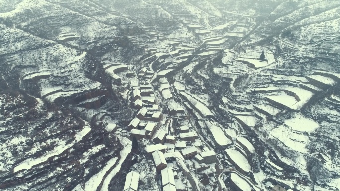 雪后的深山古村落