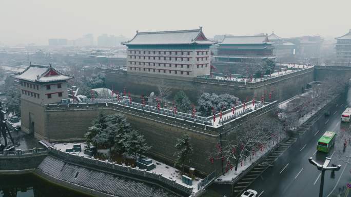 航拍西安城墙永宁门雪景