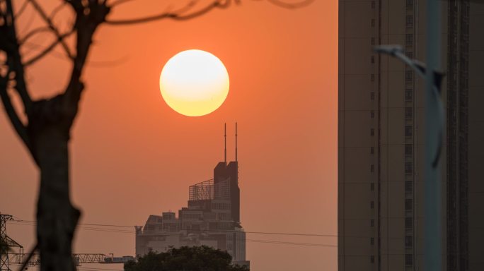 明日广场凌日