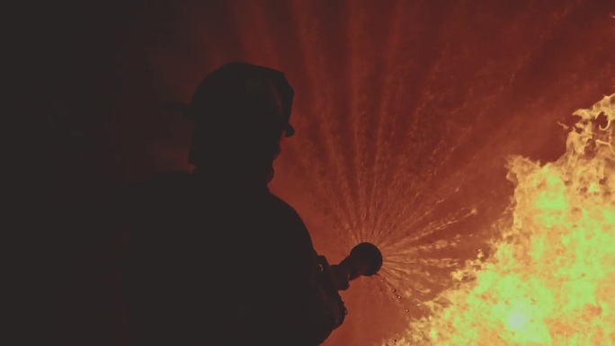 一个消防员的影子消防员灭火消防官兵