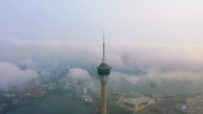 航拍云雾中的珠澳双城美景