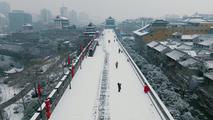 航拍西安城墙永宁门雪景