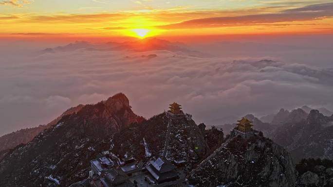 云海仙山-4k航拍河南洛阳栾川老君山延时