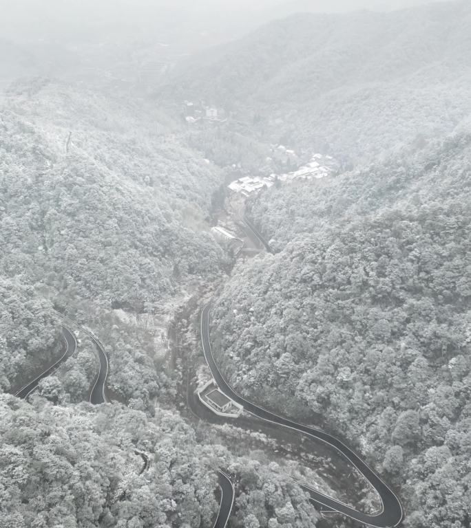 【竖屏】台州黄岩雪景航拍大雪深山长潭水库