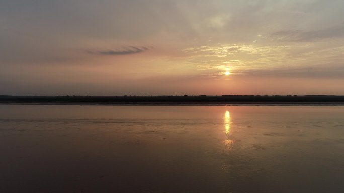 夕阳下黄河水面