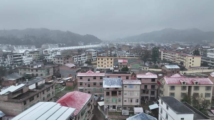 航拍于都利村2024年雪景