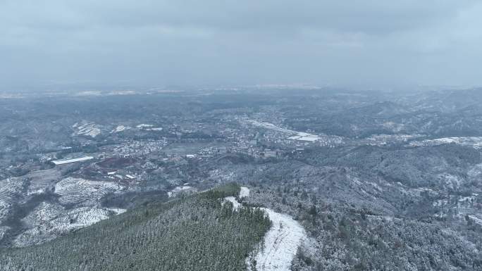 航拍于都利村2024年高山雪景