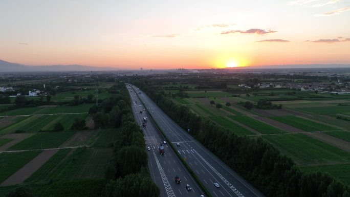 唯美高速公路航拍 傍晚高速公路