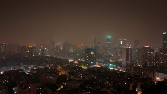 城市昏暗灯光夜景