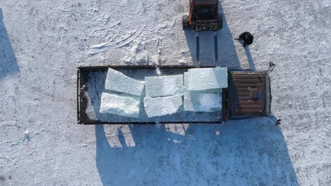 哈尔滨冰面取冰 凿冰 牡丹江取冰航拍