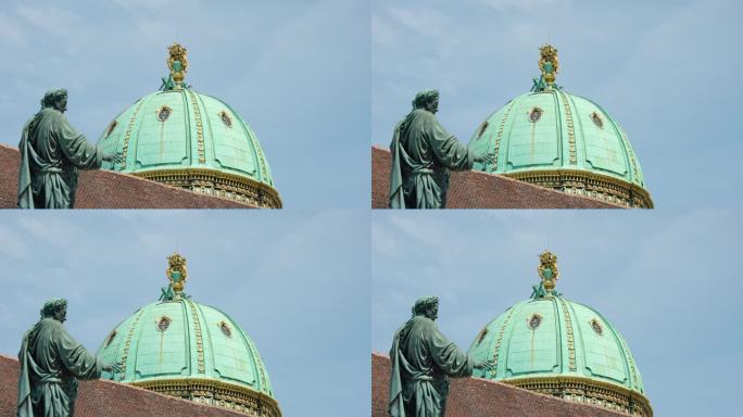 奥地利维也纳霍夫堡宫的弗朗茨一世雕像和圆顶