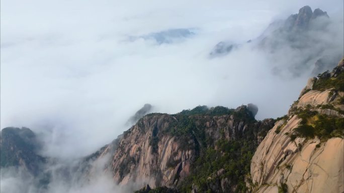 安徽省黄山风景区山峰云海航拍延时风景视频