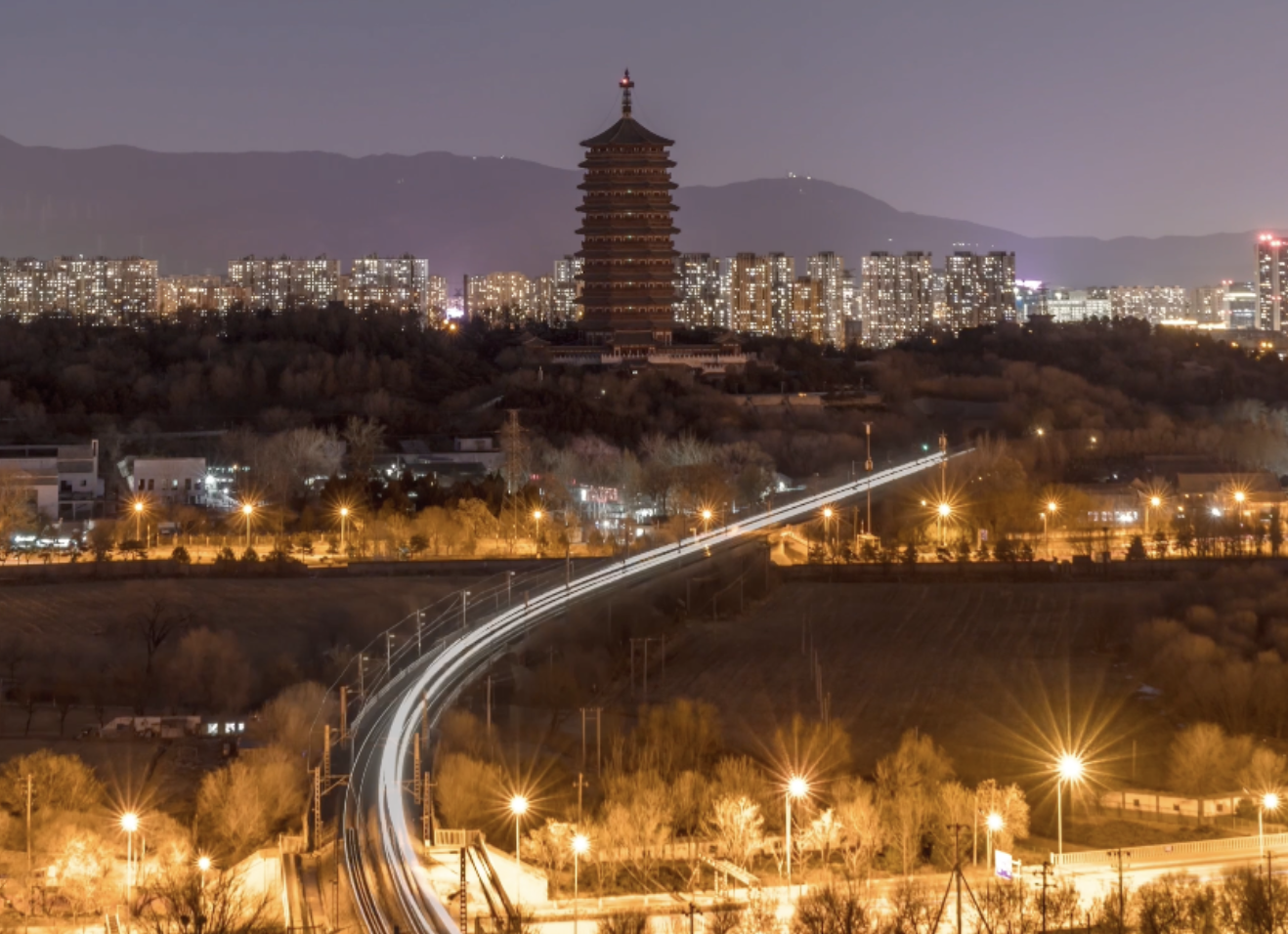 北京园博园永定塔星轨延时摄影2-竖版残影