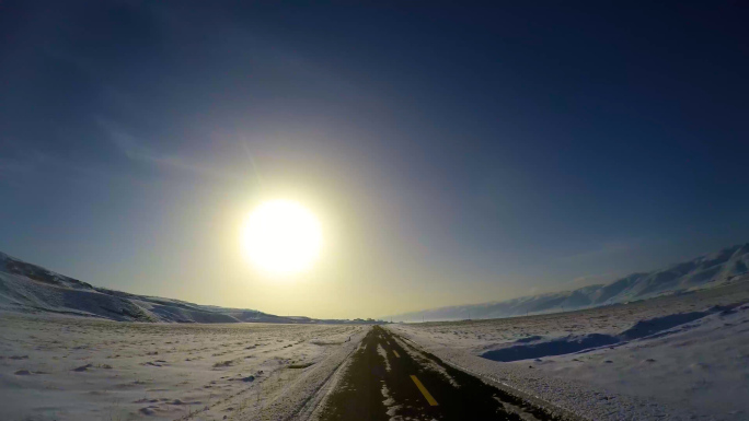 4K在路上车辆行驶雪地山路黄昏第一视角