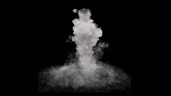 一段迷人的视频展开了，烟雾如瀑布般下降，让人想起实验室烧瓶中化学反应的后果，或者导弹外壳发射前的烟雾