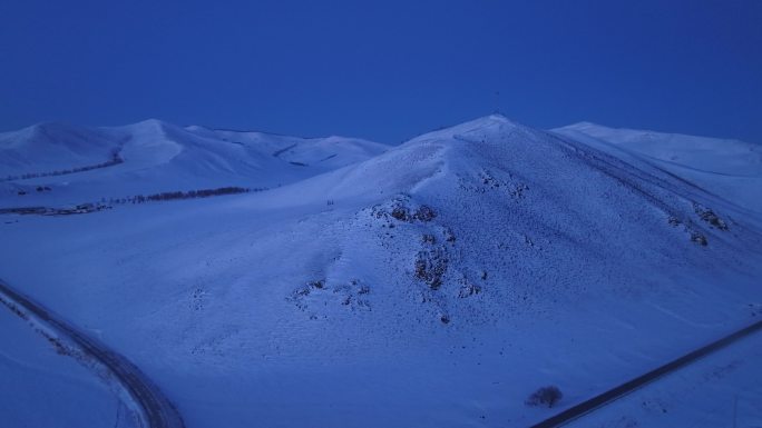 内蒙古寒冬雪景雪山夜色