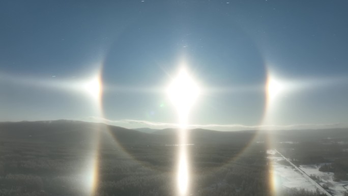 航拍林海雪原日晕