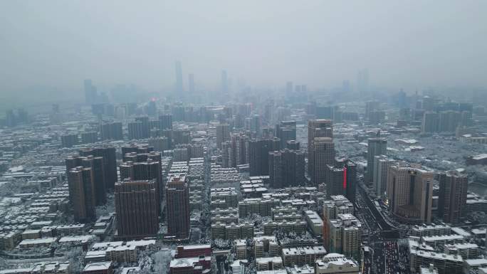 4K航拍长沙雨花区长沙城区雪景5