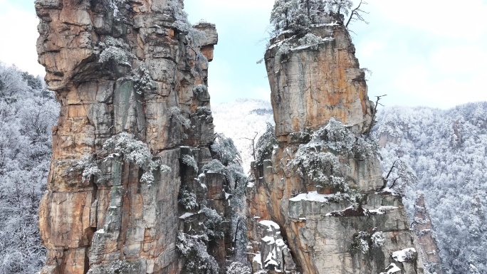 4k航拍 张家界雪景 西海峰林