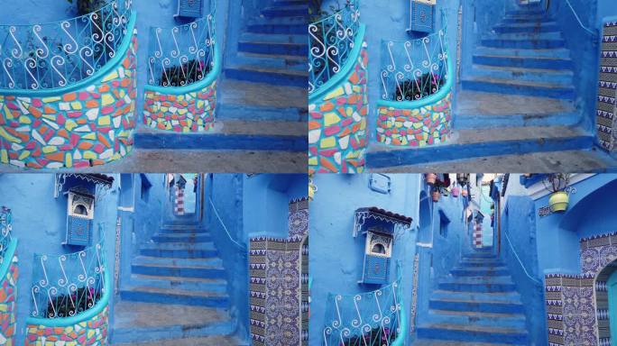 北非摩洛哥舍夫沙万市麦地那的蓝色街道和房屋