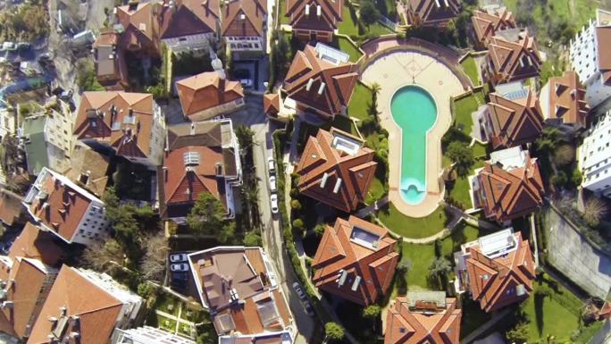 飞过，俯瞰伊斯坦布尔的一个住宅小区。