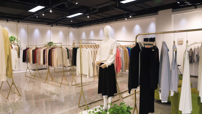 商场羊毛衫女装店