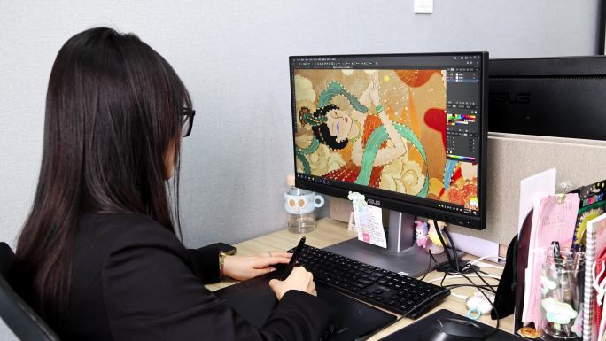 4k设计师电脑绘图 手绘板绘图 广告设计