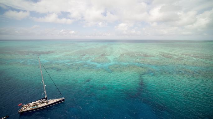 南海三沙西沙北礁珊瑚堡礁帆船【精品】