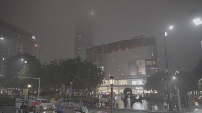 下雨天中的佛山百花广场 城市夜景空镜