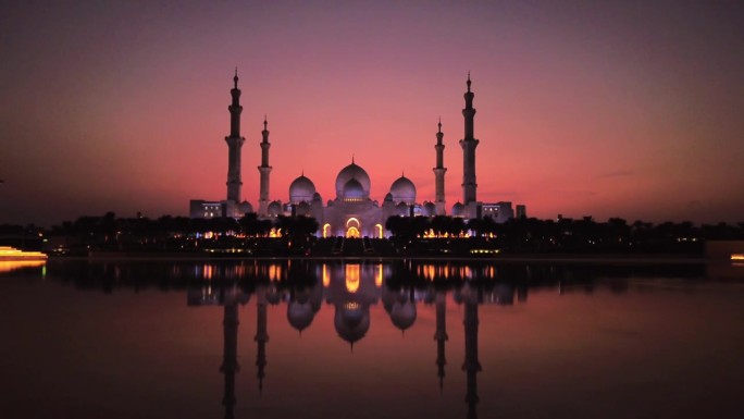 阿布扎比，谢赫扎耶德大清真寺的黄昏倒影