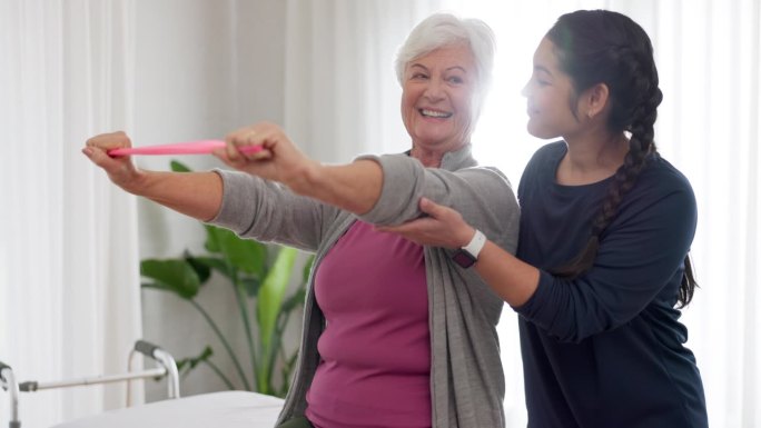 物理治疗，手臂伸展带或老年妇女评估，运动或训练脊椎指压康复。物理治疗咨询、支持或物理治疗师帮助老年快