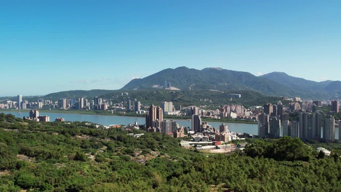 台湾新北市与淡水河鸟瞰图