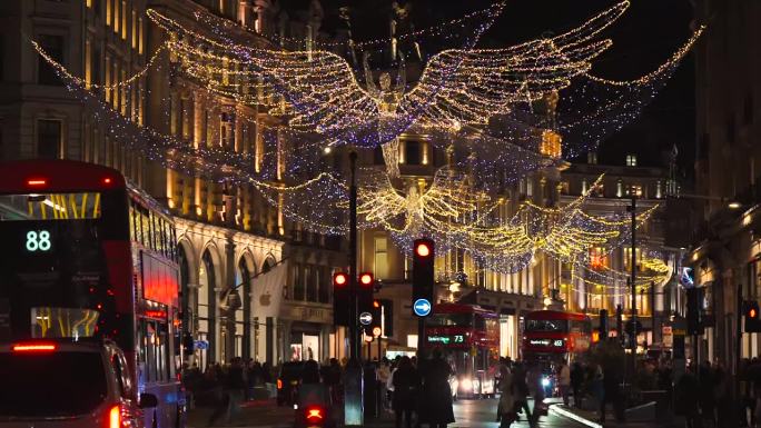 采购产品摄政街天使灯展示，伦敦西区，中心，圣诞仙女灯，飞行天使人物之夜，节日圣诞季节装饰