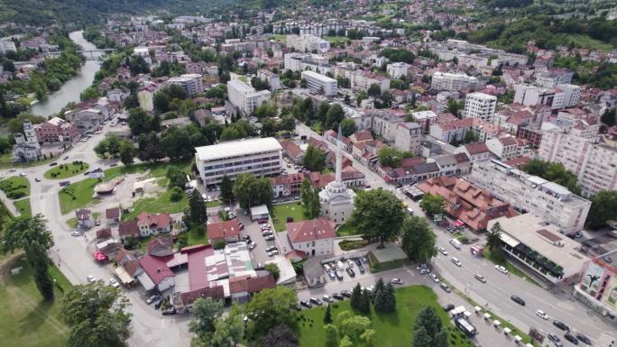 波斯尼亚和黑塞哥维那巴尼亚卢卡的Ferhadija清真寺的空中轨道