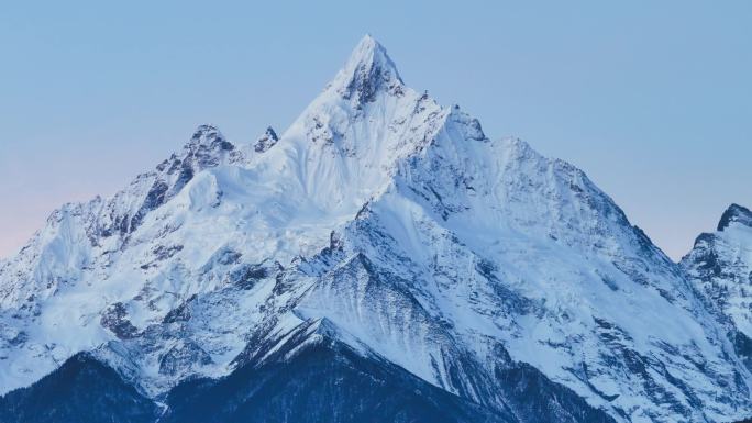 航拍云南迪庆梅里雪山日照金山卡瓦博格