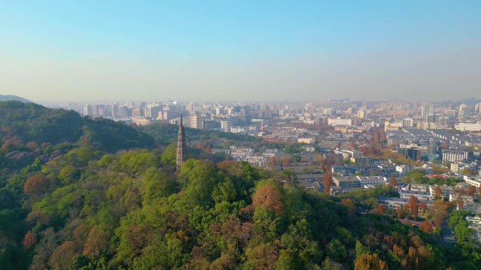 浙江省杭州市西湖景区三潭印月雷峰塔自然风