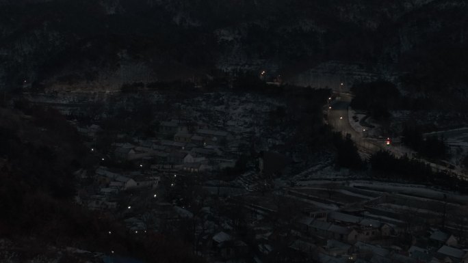 航拍俯瞰威海市环翠区里口山王家疃村夜景