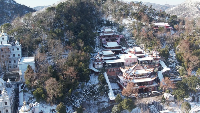 台州温岭大溪羊岗山镇东宫雪景航拍