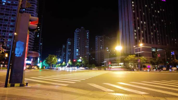 城市夜景繁忙的车流人流延时摄影40_1