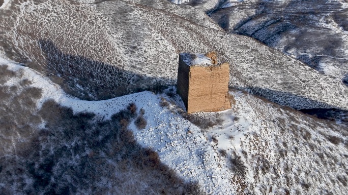 航拍雪后青边口长城