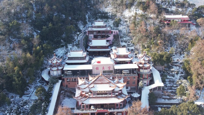 台州温岭大溪羊岗山镇东宫雪景航拍