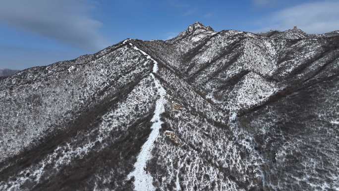 航拍雪后青边口长城