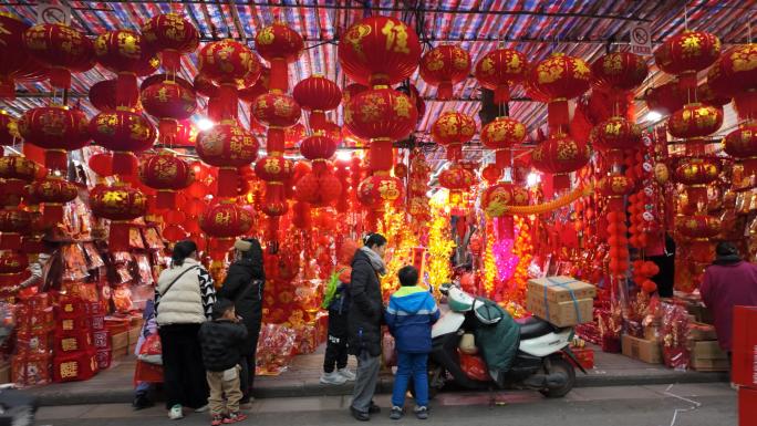 广西南宁春节过年气氛灯笼对联年货一条街