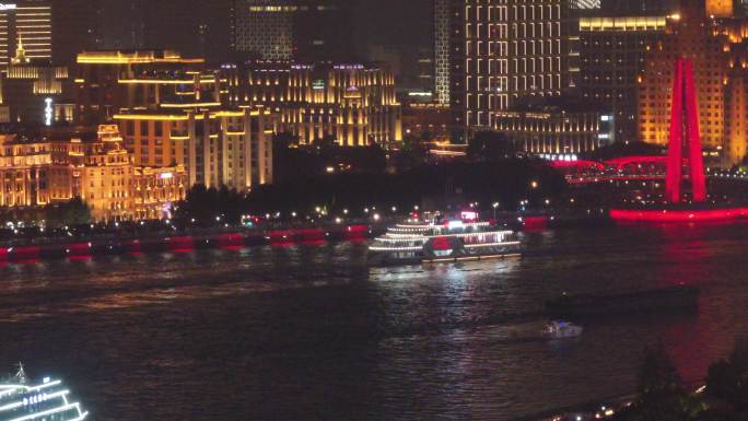 上海外滩晚上 带游轮