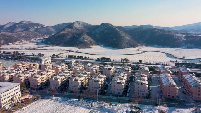 浙江台州玉环沙门 村庄 山脉田园南方雪景