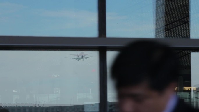 北京 首都机场3号航站楼 飞机降落