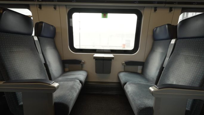 欧洲瑞士交通列车空座，没有乘客