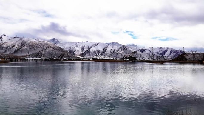 雪山湖面1