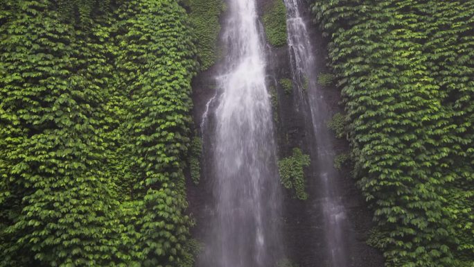 印度尼西亚巴厘岛的斐济瀑布