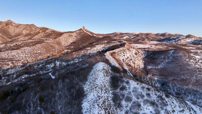 航拍雪后青边口长城